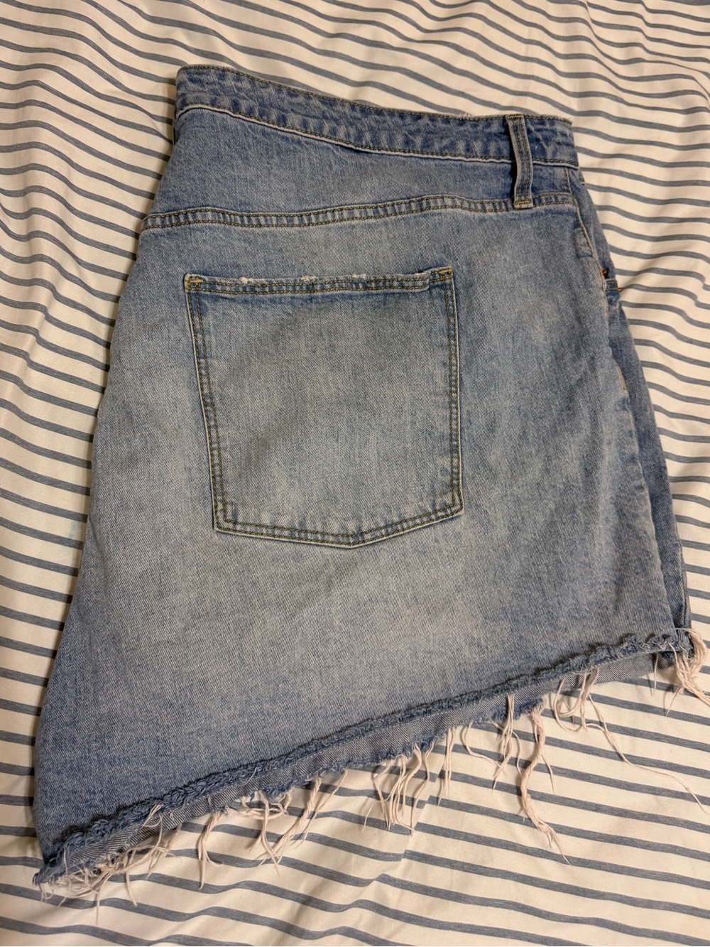 Universal Thread Light Blue Denim Curvy Vintage Midi Frayed-Hem Shorts